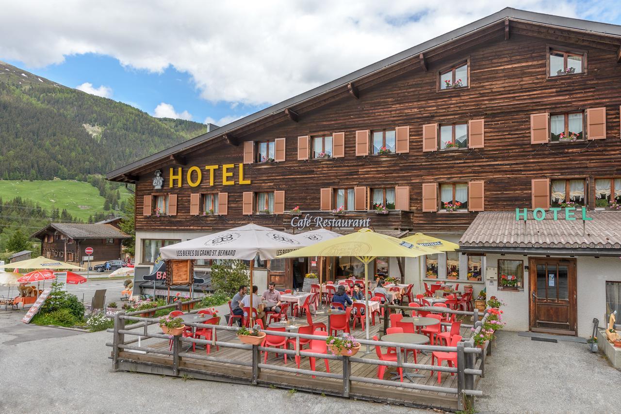 Au Bivouac De Napoleon Et Spa Hotel Bourg-Saint-Pierre Exterior foto